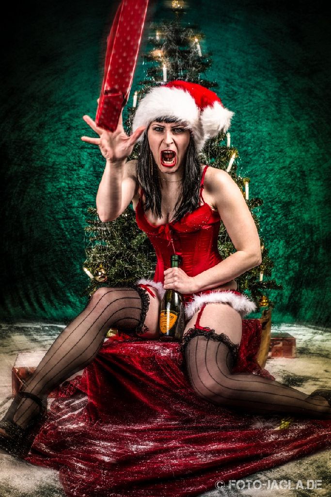 I hate X-Mas ::. Model: Kate ::. www.Foto-Jagla.de I hate X-Mas ::. Model: Kate ::. www.Foto-Jagla.de